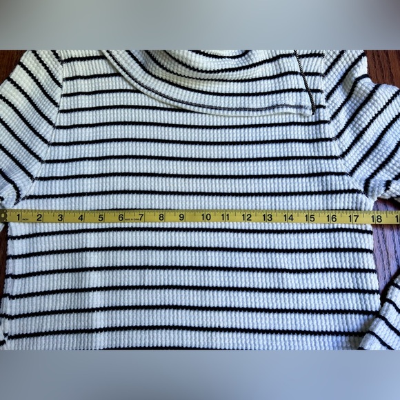 Shoulder Zipper Cream Black Stripe Casual Pullover - Picture 5 of 7